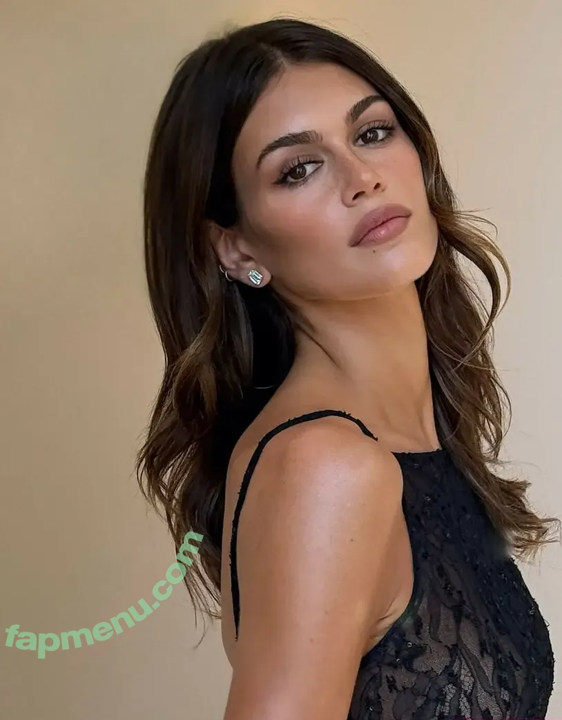 Kaia Gerber nude photo #1286 (KaiaGerber)
