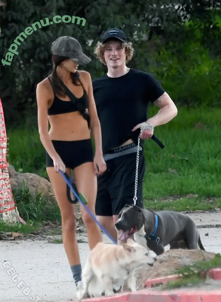 Kaia Gerber nude photo #1317 (KaiaGerber)