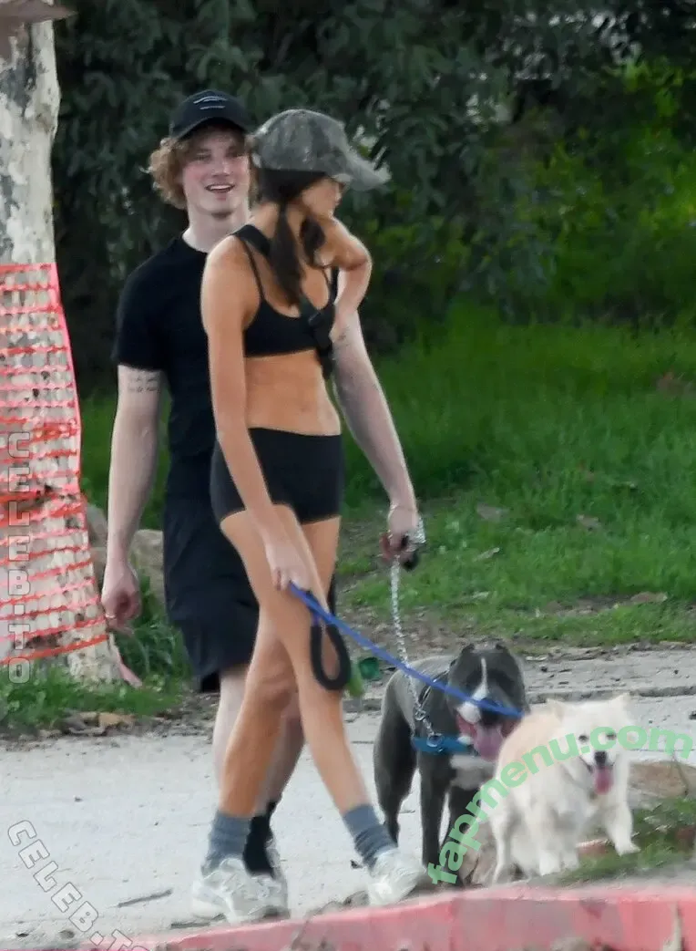 Kaia Gerber nude photo #1318 (KaiaGerber)