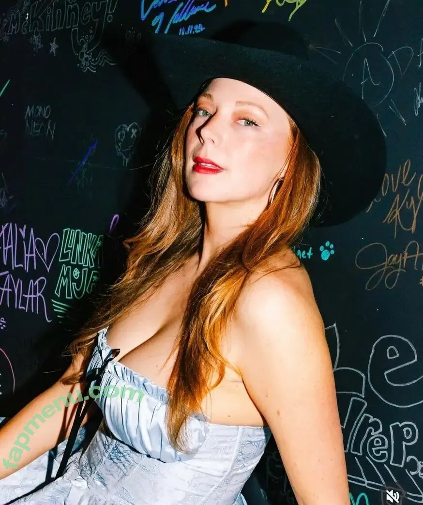 Kaitlin Butts nude photo #0004 (kaitlinbutts)