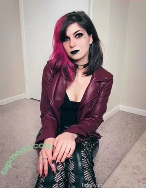 Kaitlin Witcher / kaitlinwitcher / piddleass nude photo #1215