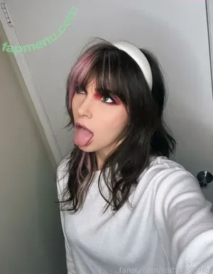 Kaitlin Witcher / kaitlinwitcher / piddleass nude photo #1242