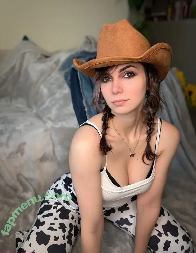 Kaitlin Witcher nude photo #1060 (kaitlinwitcher / piddleass)