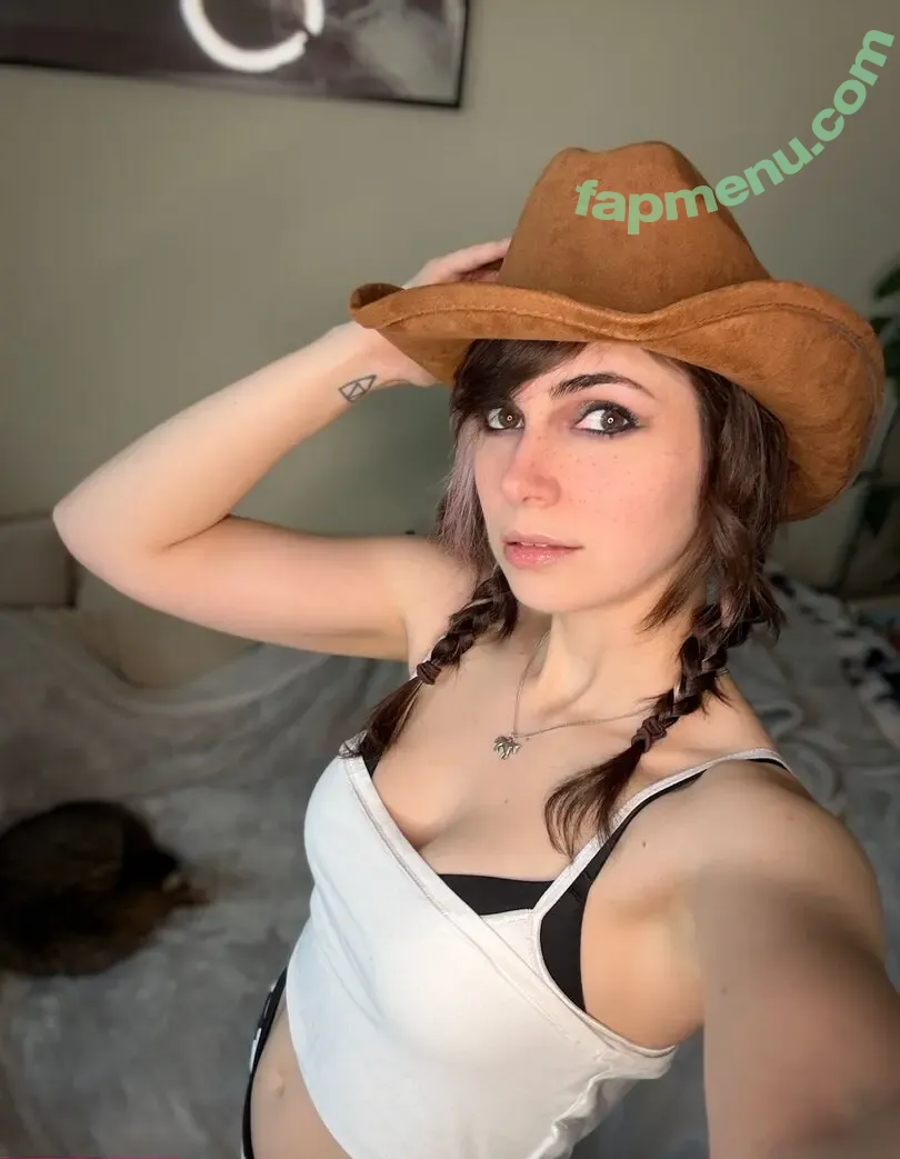 Kaitlin Witcher nude photo #1074 (kaitlinwitcher / piddleass)