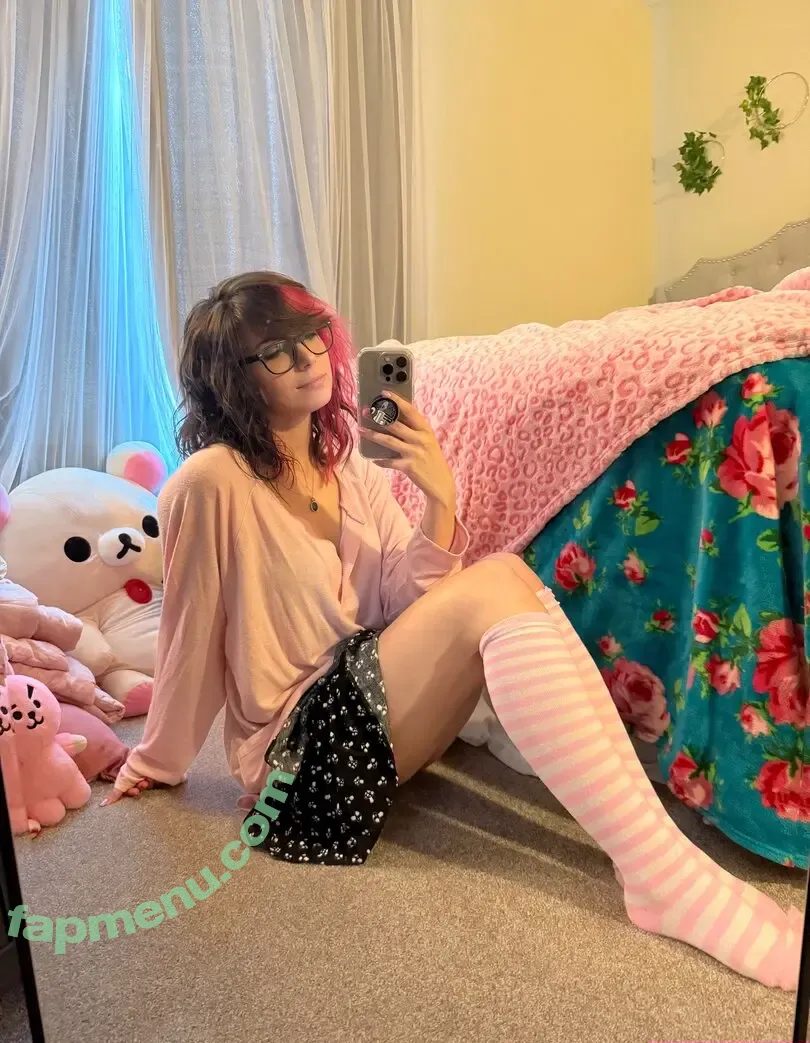 Kaitlin Witcher nude photo #1123 (kaitlinwitcher / piddleass)