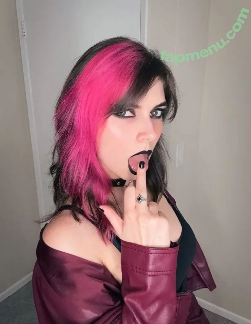 Kaitlin Witcher nude photo #1185 (kaitlinwitcher / piddleass)