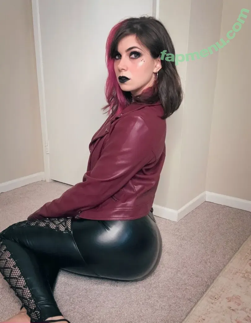 Kaitlin Witcher nude photo #1189 (kaitlinwitcher / piddleass)