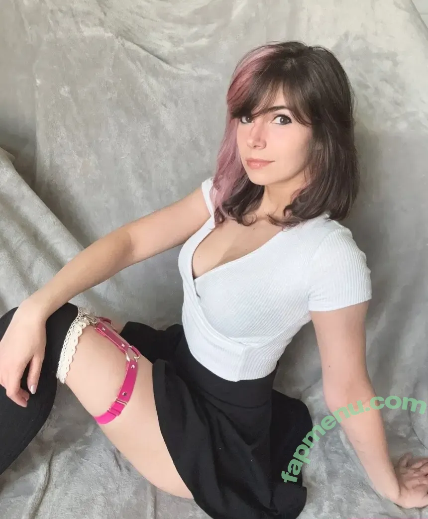 Kaitlin Witcher nude photo #1204 (kaitlinwitcher / piddleass)