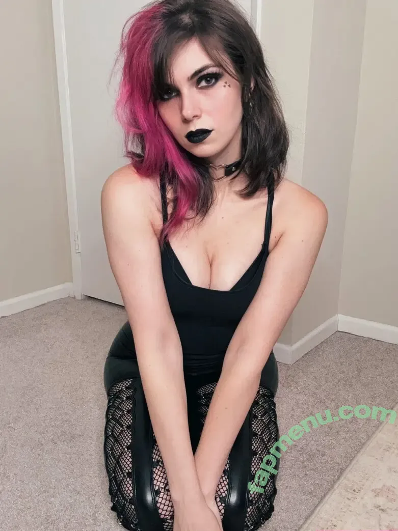 Kaitlin Witcher nude photo #1211 (kaitlinwitcher / piddleass)