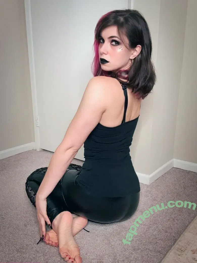 Kaitlin Witcher nude photo #1380 (kaitlinwitcher / piddleass)