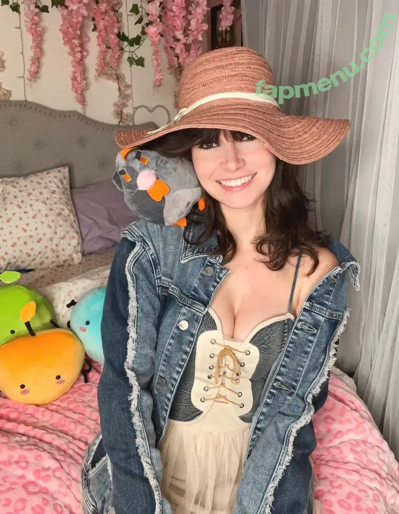 Kaitlin Witcher nude photo #1611 (KaitlinWitcher / piddleass)