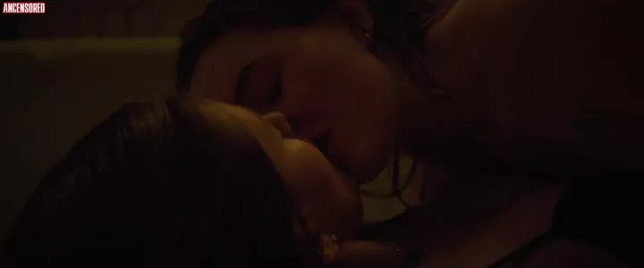 Kaitlyn Dever / KaitlynDever nude photo #0013