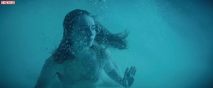 Kaitlyn Dever / KaitlynDever nude photo #0018