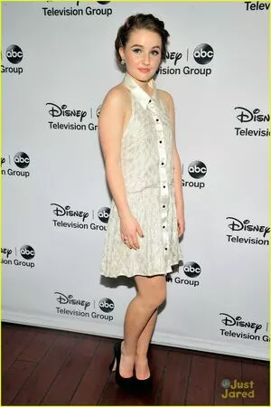 Kaitlyn Dever / KaitlynDever nude photo #0021