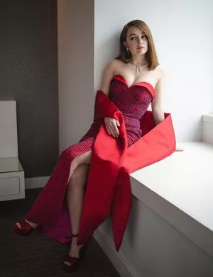 Kaitlyn Dever / KaitlynDever nude photo #0081