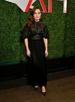 Kaitlyn Dever / KaitlynDever nude photo #0084