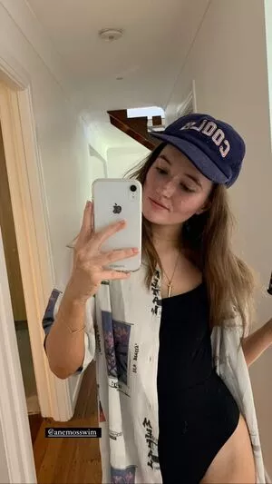 Kaitlyn Dever / KaitlynDever nude photo #0088