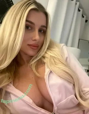  nude photo #0005