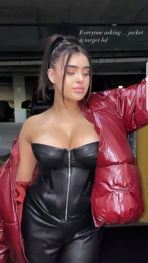 Kalani Hilliker / kalanihilliker nude photo #0016