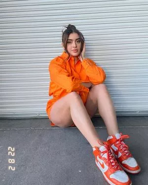 Kalani Hilliker / kalanihilliker nude photo #0019