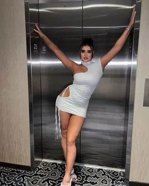 Kalani Hilliker / kalanihilliker nude photo #0021