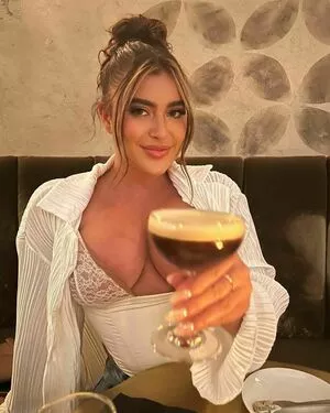 Kalani Hilliker / kalanihilliker nude photo #0045