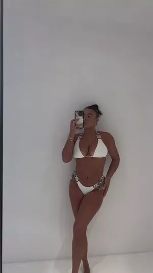 Kalani Hilliker / kalanihilliker nude photo #0200