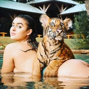 Kalani Hilliker / kalanihilliker nude photo #0214
