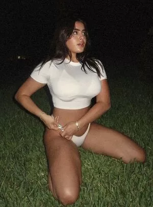 Kalani Hilliker / kalanihilliker nude photo #0281