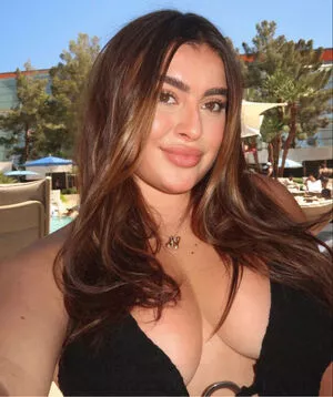 Kalani Hilliker / kalanihilliker nude photo #0501