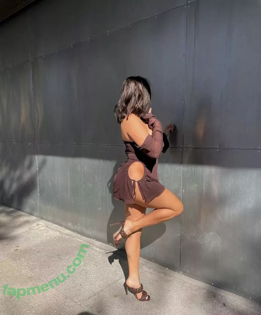 Kalani Hilliker nude photo #0009 (kalanihilliker)