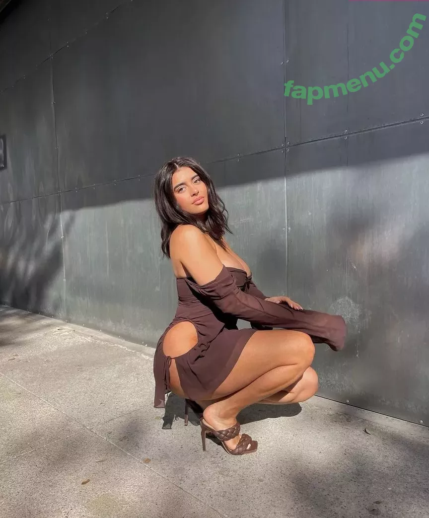 Kalani Hilliker nude photo #0010 (kalanihilliker)