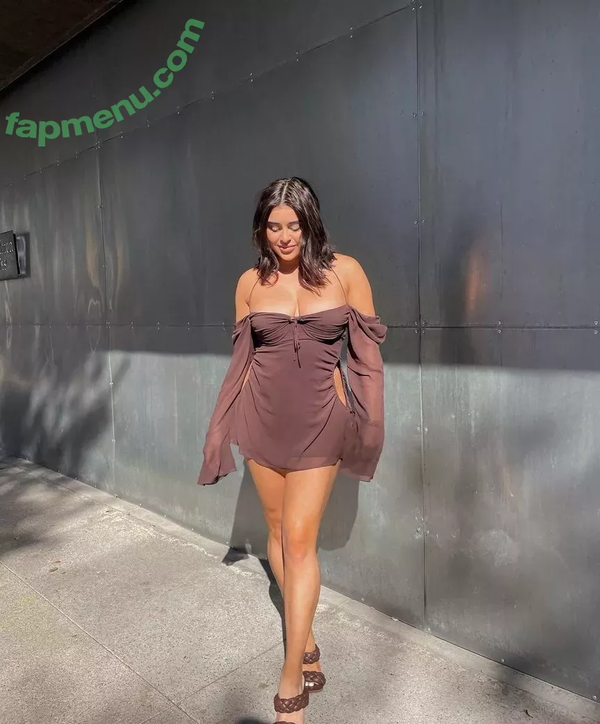 Kalani Hilliker nude photo #0011 (kalanihilliker)