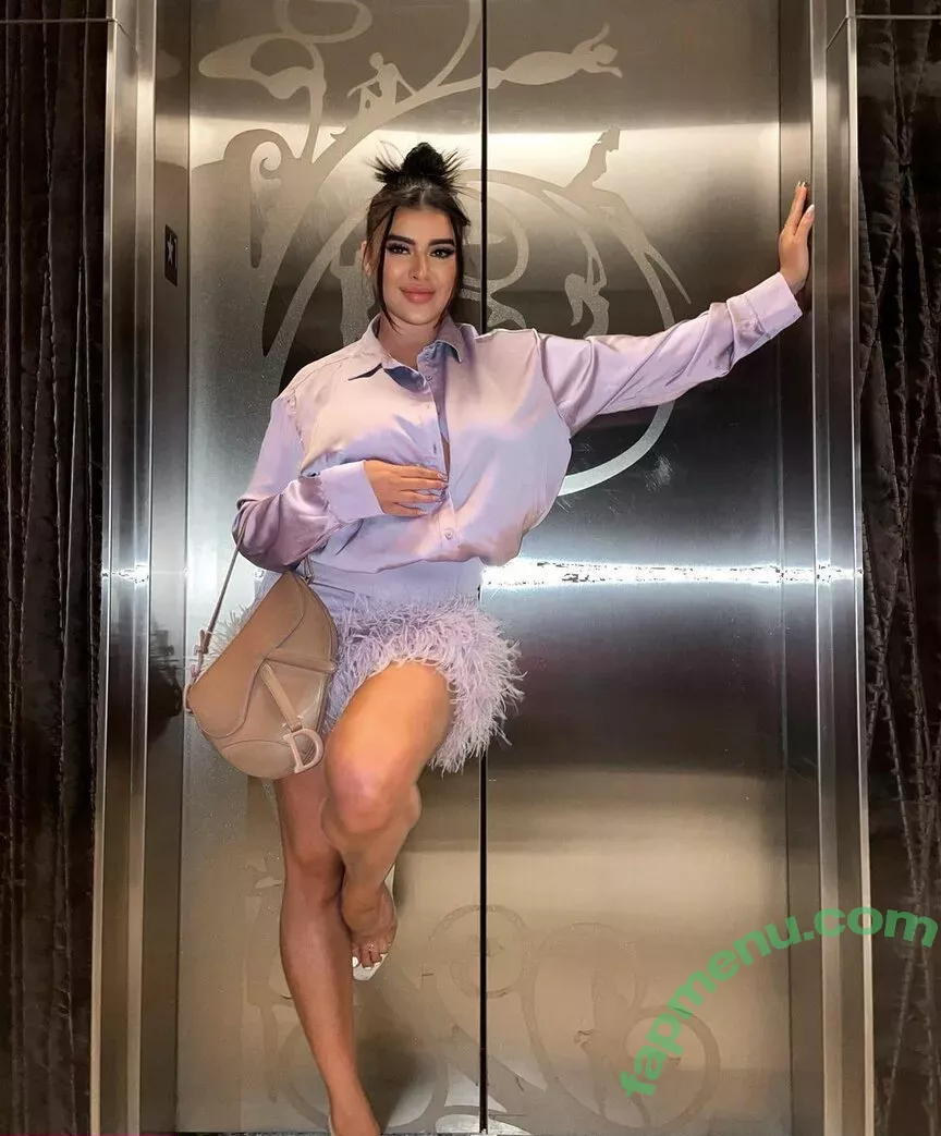 Kalani Hilliker nude photo #0027 (kalanihilliker)