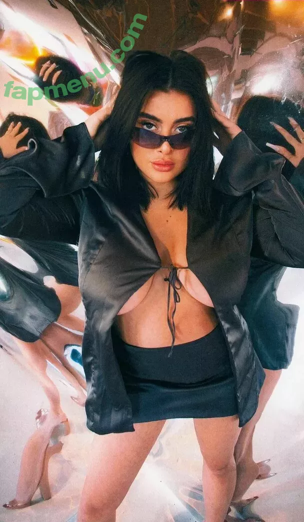 Kalani Hilliker nude photo #0029 (kalanihilliker)