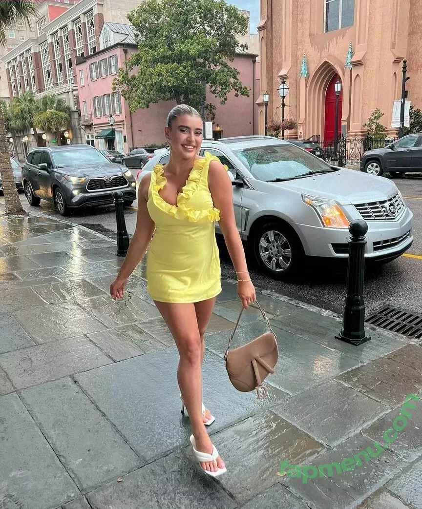 Kalani Hilliker nude photo #0041 (kalanihilliker)