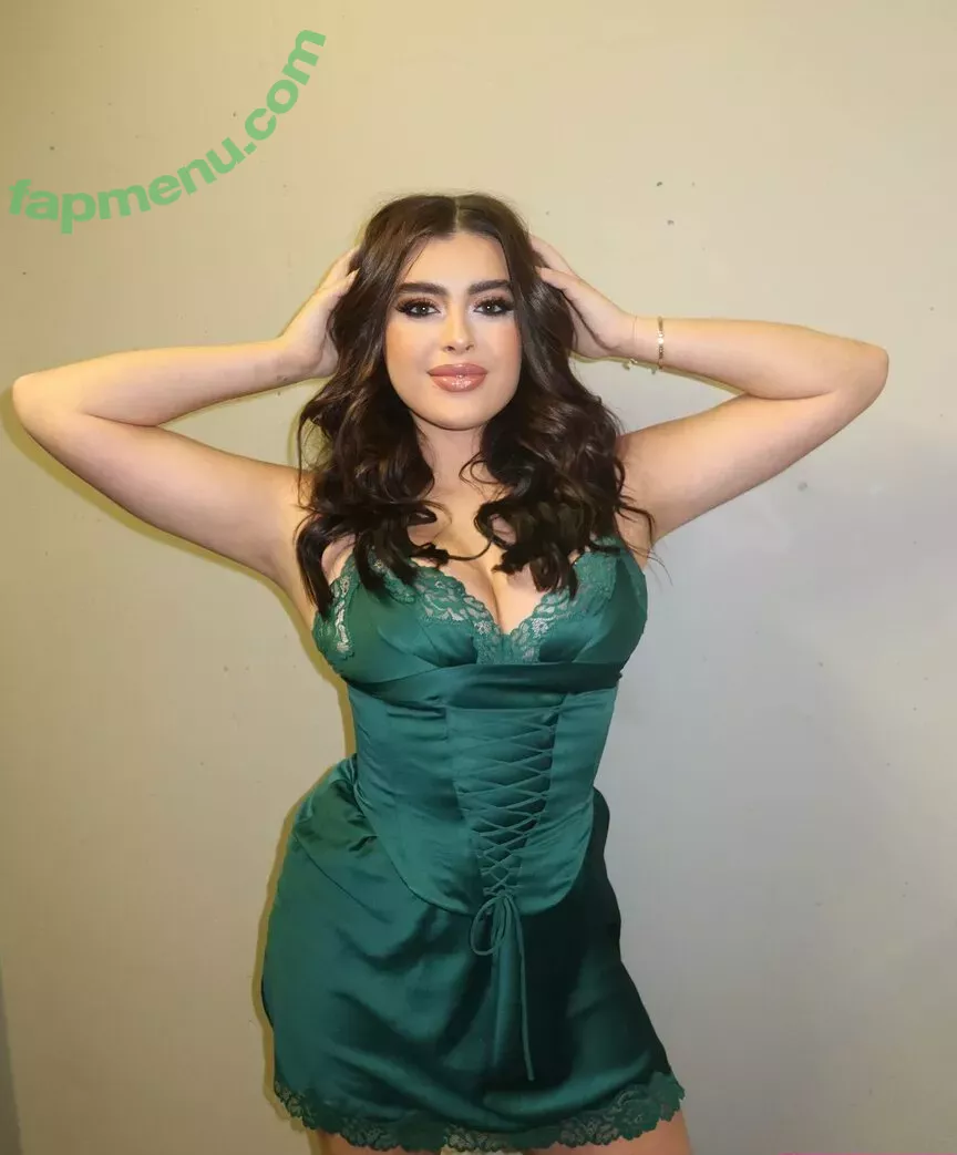 Kalani Hilliker nude photo #0075 (kalanihilliker)