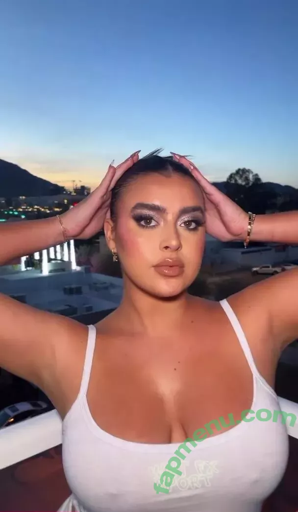 Kalani Hilliker nude photo #0103 (kalanihilliker)