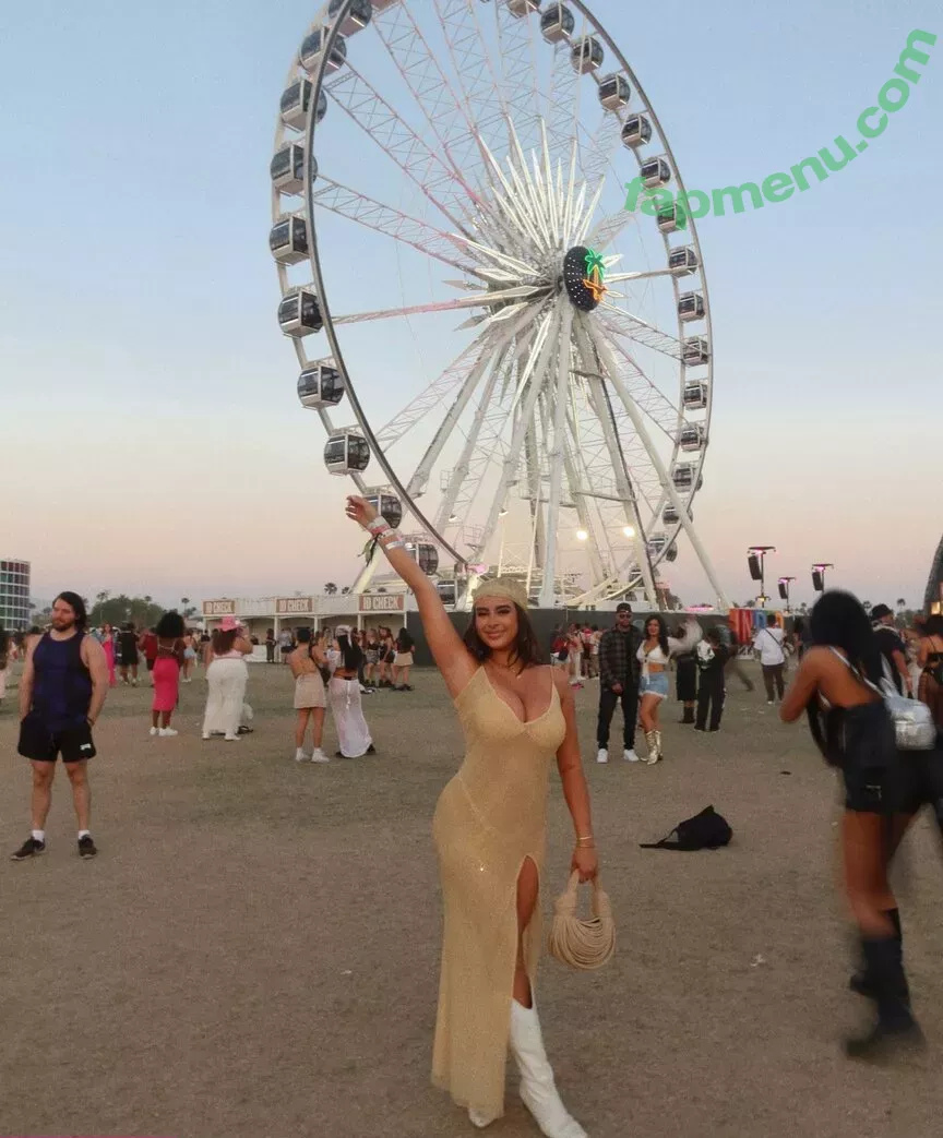 Kalani Hilliker nude photo #0141 (kalanihilliker)