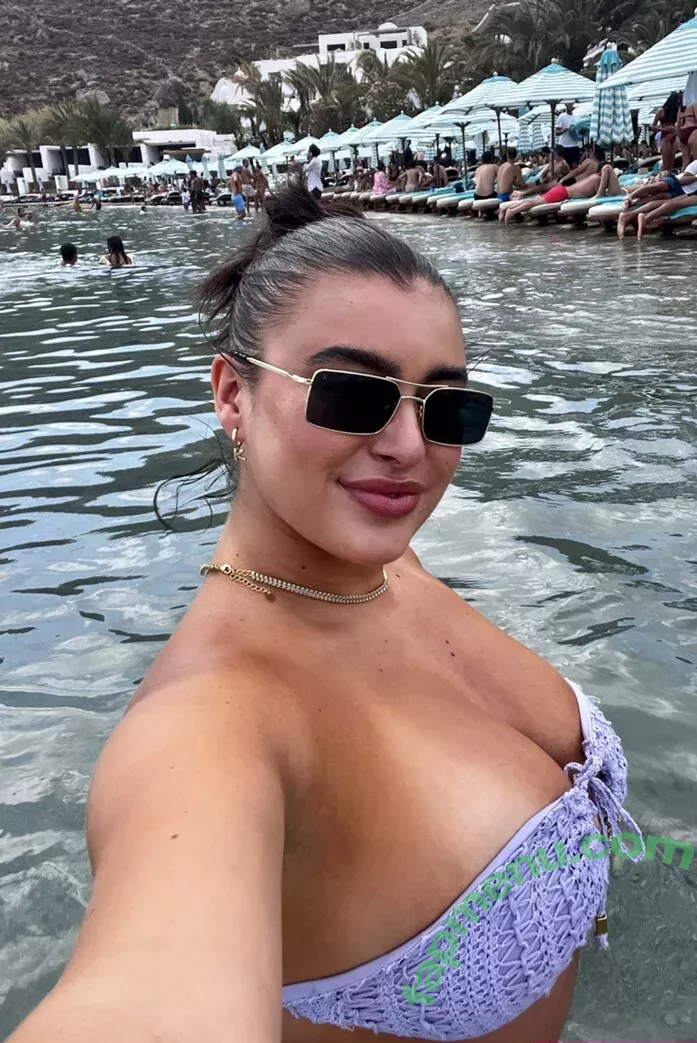 Kalani Hilliker nude photo #0195 (kalanihilliker)