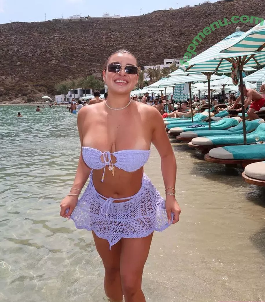 Kalani Hilliker nude photo #0246 (kalanihilliker)