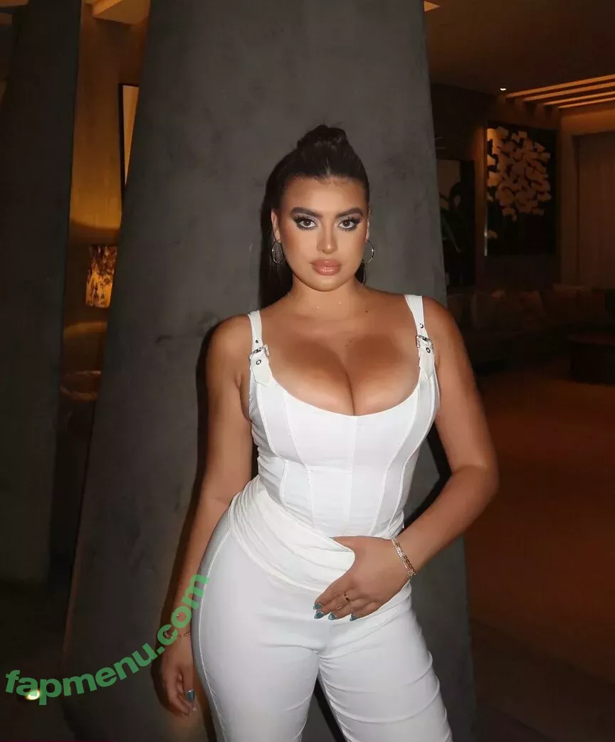 Kalani Hilliker nude photo #0262 (kalanihilliker)