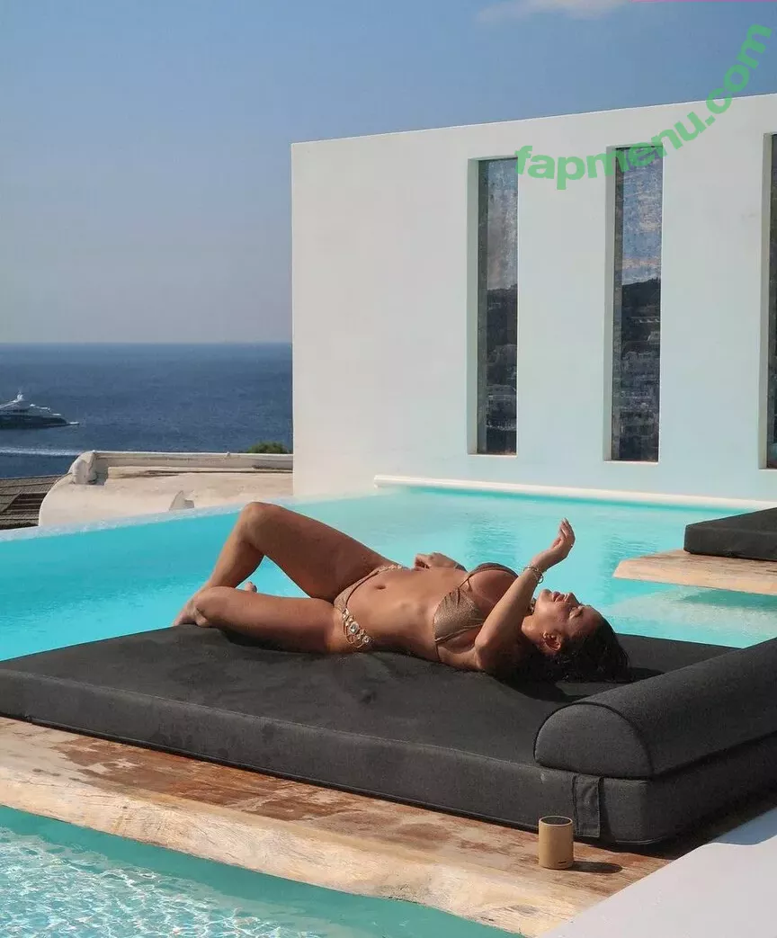 Kalani Hilliker nude photo #0315 (kalanihilliker)