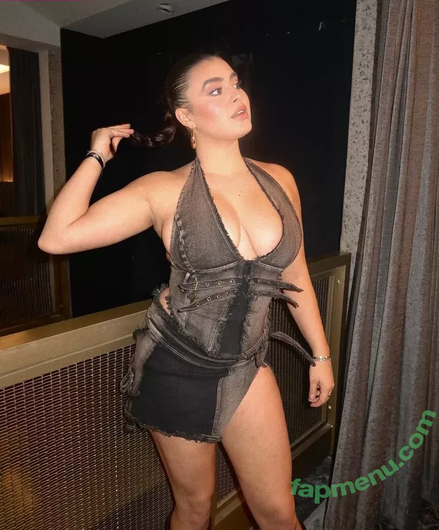 Kalani Hilliker nude photo #0343 (kalanihilliker)