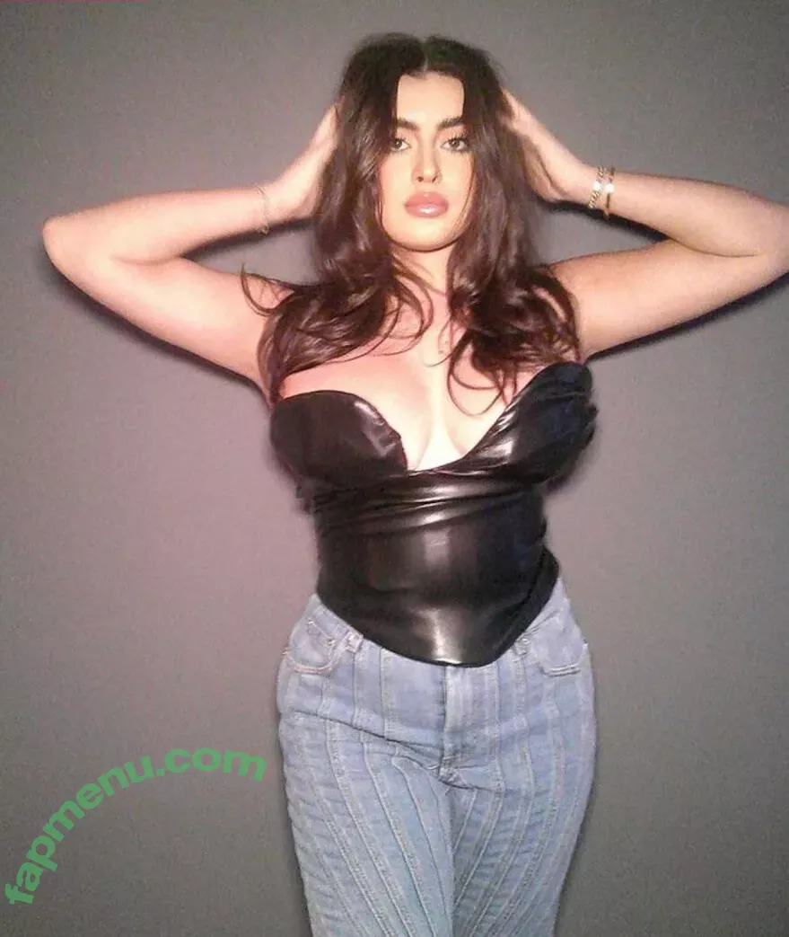 Kalani Hilliker nude photo #0346 (kalanihilliker)