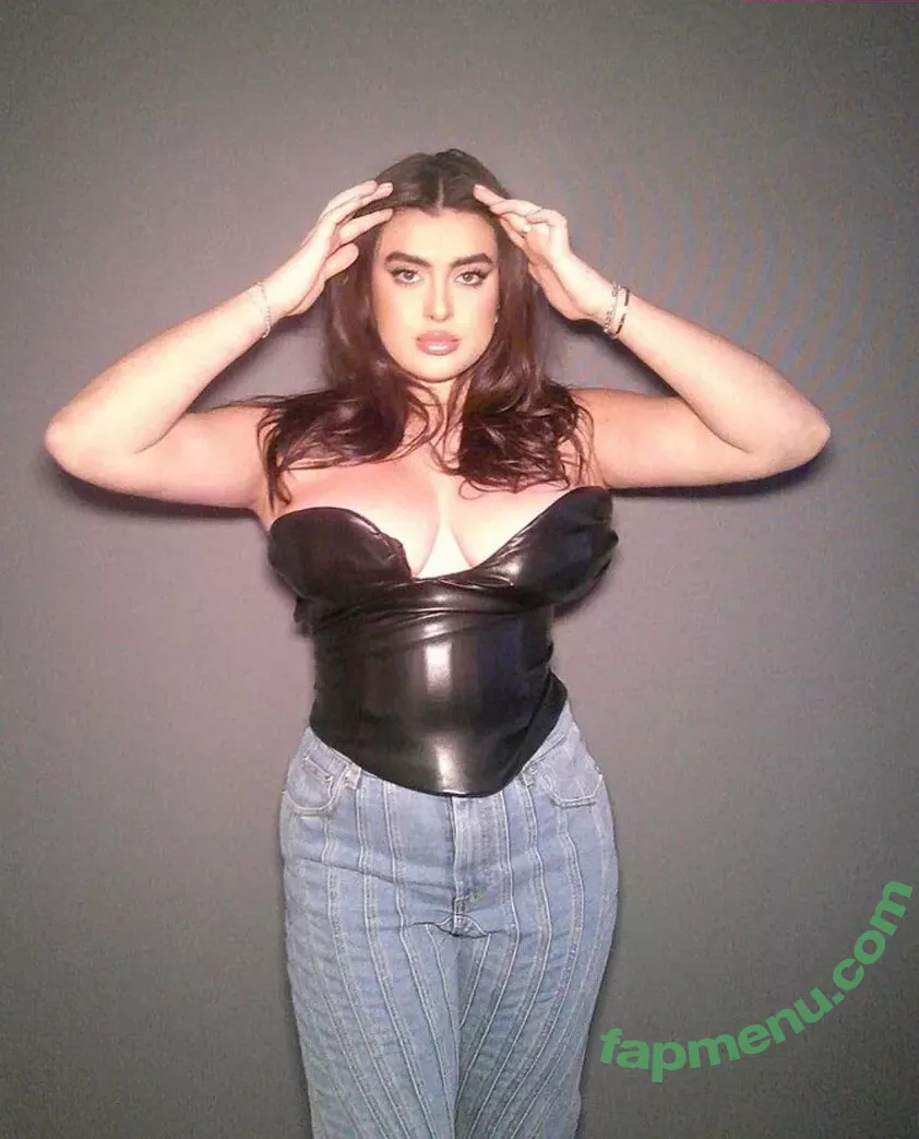 Kalani Hilliker nude photo #0347 (kalanihilliker)