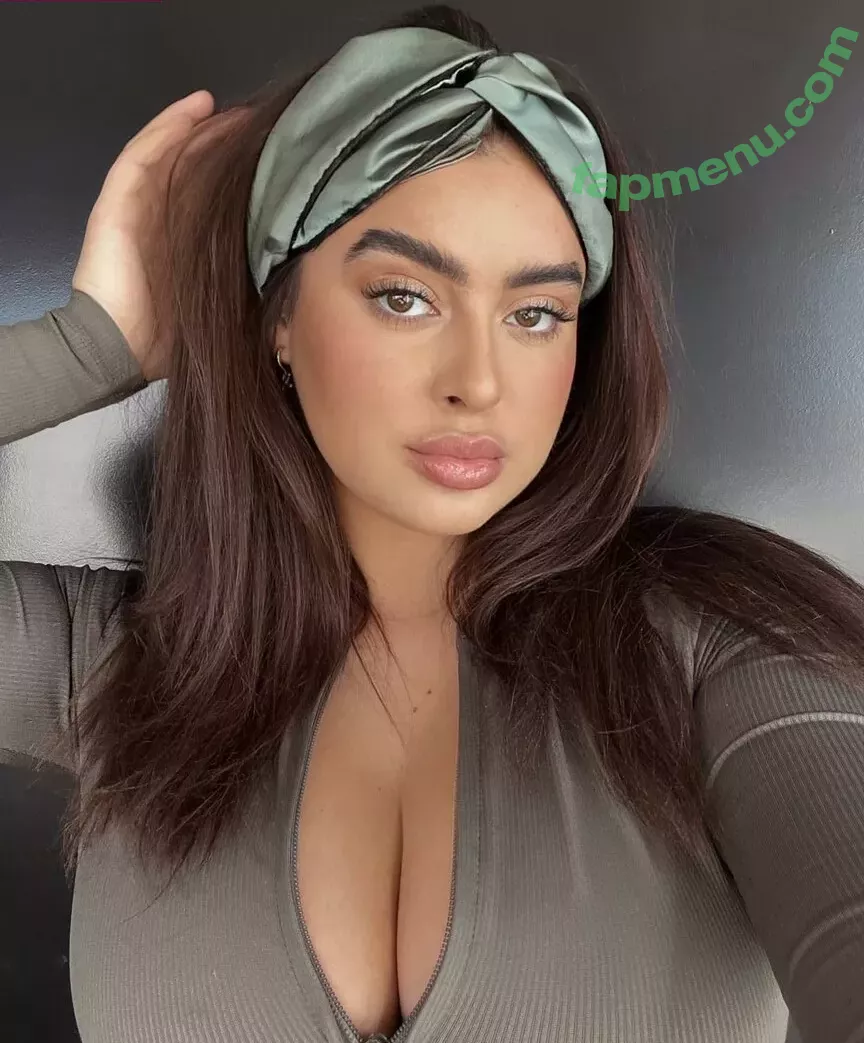 Kalani Hilliker nude photo #0350 (kalanihilliker)