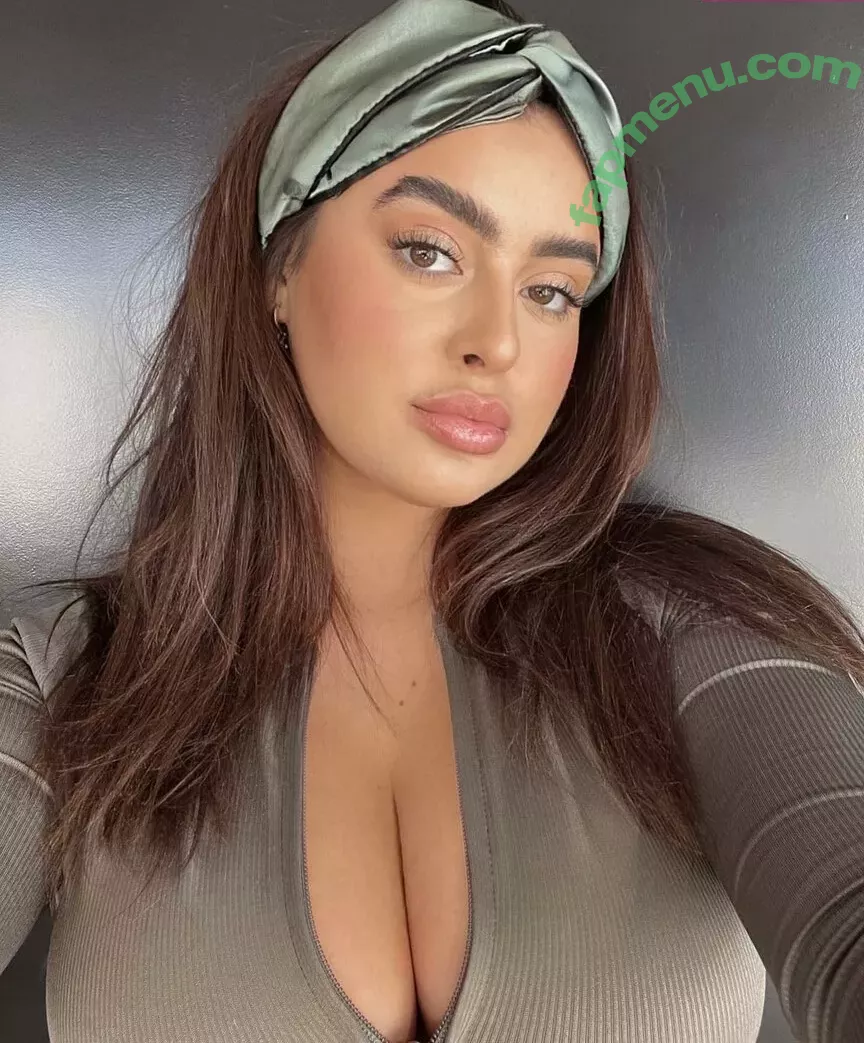 Kalani Hilliker nude photo #0351 (kalanihilliker)