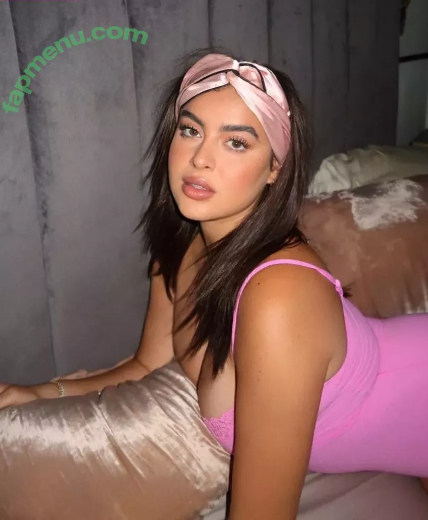 Kalani Hilliker nude photo #0353 (kalanihilliker)