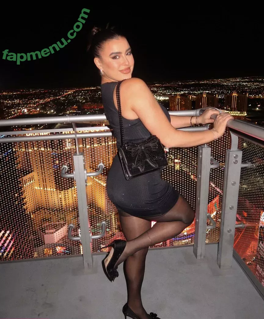 Kalani Hilliker nude photo #0361 (kalanihilliker)